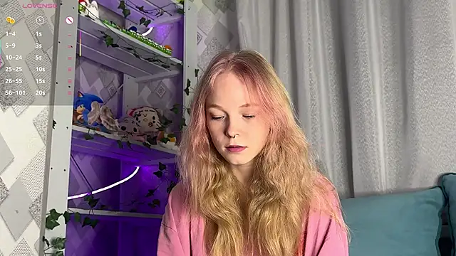 EmeliaZxc online show from 04-23-26, 08:00