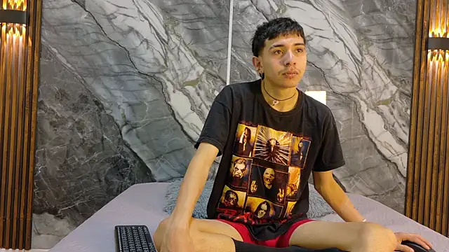 NoahWalker   online show from 05-31-26, 11:17
