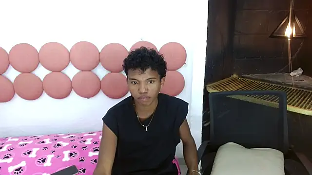 Snapshot of Chris_Hott chatting on 04-21-26, 02:15 Chris Hott online show from 04-21-26, 02:15