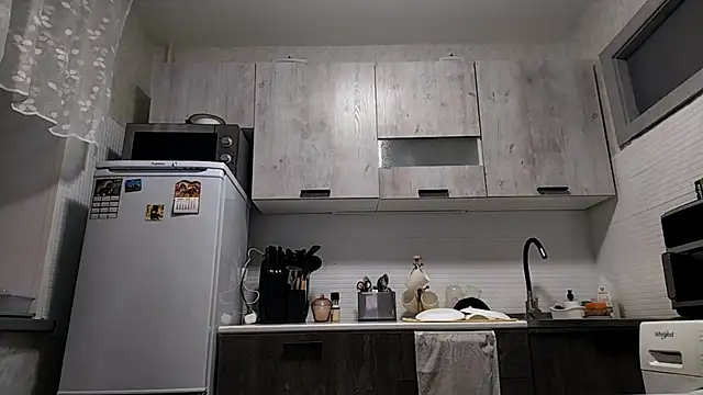 LatanyaDaivs online show from 04-18-26, 07:07