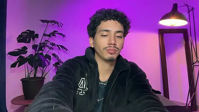 Snapshot of Noah_and_Steven chatting on 07-02-26, 03:18 Noah and Steven online show from 07-02-26, 03:18
