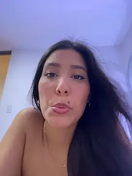 Isabellaa Joness online show from 04-22-26, 07:04