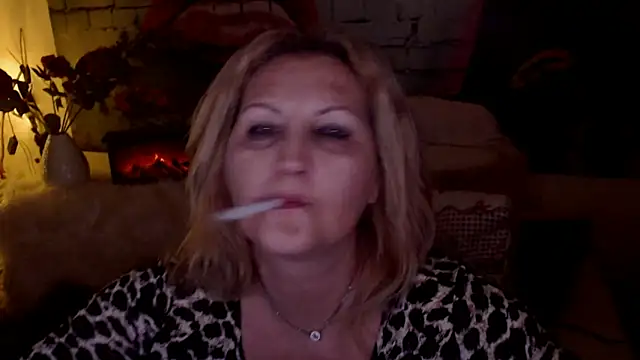 Divineblond online show from 03-15-25, 11:06