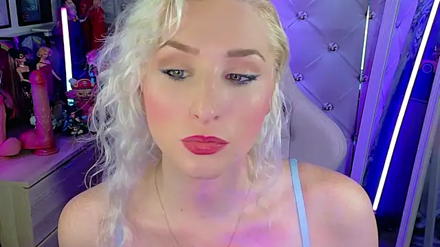 Snapshot of Madame_Blonde chatting on 07-21-26, 09:33 Madame Blonde online show from 07-21-26, 09:33