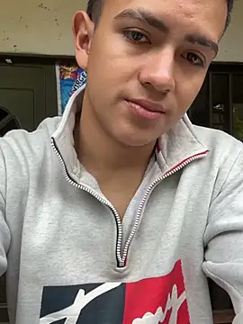 santiagoo madrid online show from 04-25-26, 04:48