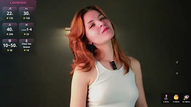 Snapshot of LeyaBloom chatting on 06-29-26, 11:27 LeyaBloom online show from 06-29-26, 11:27