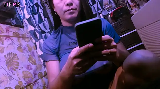 TSjuicyhotdrops online show from 02-10-25, 10:09