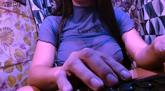 TSjuicyhotdrops online show from 03-10-25, 04:35