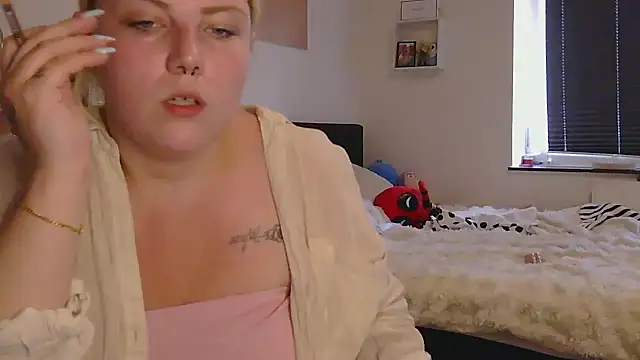Snapshot of josi-420 chatting on 06-30-26, 11:22 josi-420 online show from 06-30-26, 11:22