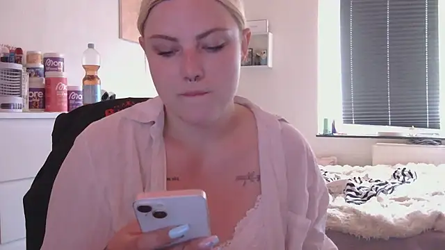 Snapshot of josi-420 chatting on 07-02-26, 12:22 josi-420 online show from 07-02-26, 12:22