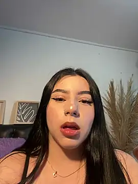 Snapshot of mia_valentine__ chatting on 07-23-26, 11:35 mia valentine online show from 07-23-26, 11:35