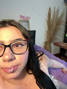 Snapshot of mia_valentine__ chatting on 07-24-26, 11:58 mia valentine online show from 07-24-26, 11:58