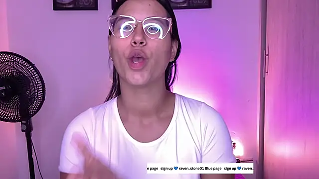 Snapshot of Raven_stonee01 chatting on 07-09-26, 01:20 Raven stonee01 online show from 07-09-26, 01:20