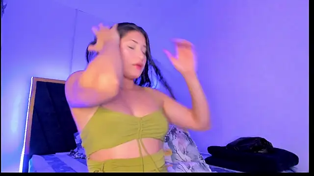 Snapshot of VioletaSanchez24 chatting on 06-19-26, 10:13 VioletaSanchez24 online show from 06-19-26, 10:13