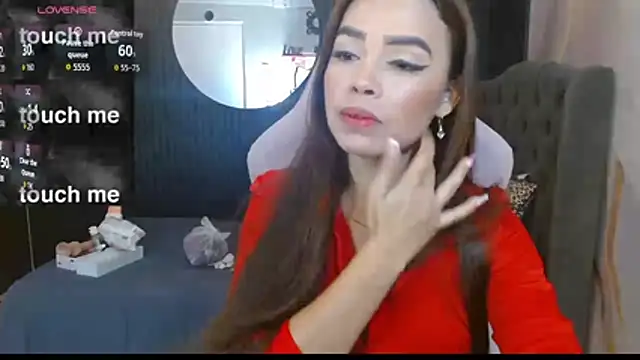 Snapshot of naomis_36 chatting on 07-24-26, 01:53 naomis 36 online show from 07-24-26, 01:53