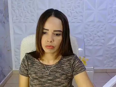 Snapshot of naomis_36 chatting on 07-29-26, 02:15 naomis 36 online show from 07-29-26, 02:15