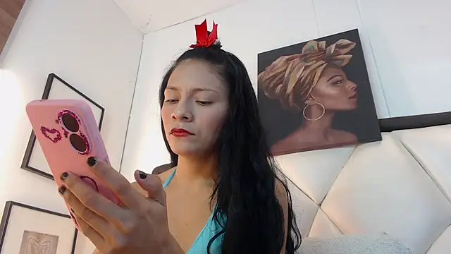 Snapshot of Karol_Wilde chatting on 06-22-26, 11:57 Karol Wilde online show from 06-22-26, 11:57