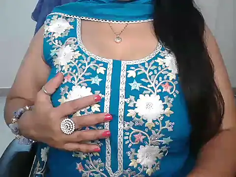 Snapshot of Yanshi23 chatting on 08-03-26, 03:49 Yanshi23 online show from 08-03-26, 03:49