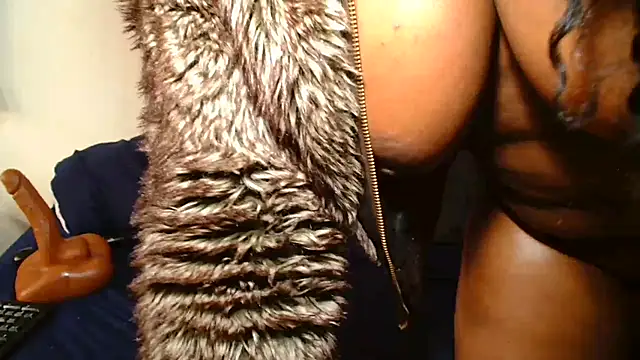 Snapshot of xxebony chatting on 06-25-26, 05:12 xxebony online show from 06-25-26, 05:12