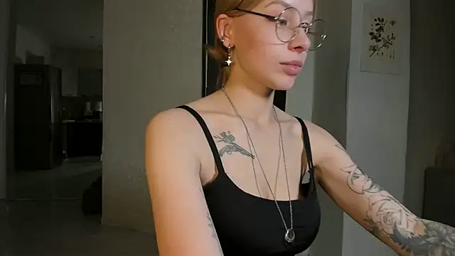 Snapshot of Jane_Bright chatting on 12-20-24, 06:24 Jane Bright online show from 12-20-24, 06:24