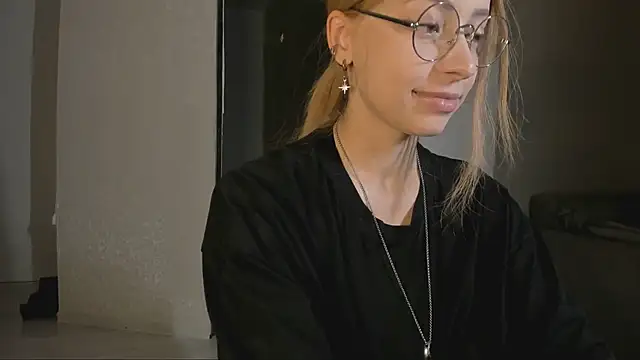 Snapshot of Jane_Bright chatting on 02-10-25, 09:36 Jane Bright online show from 02-10-25, 09:36