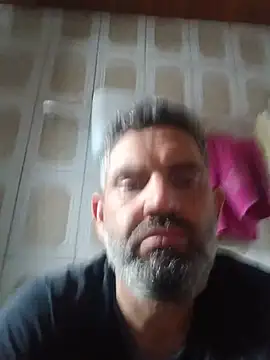 Snapshot of gato123458 chatting on 08-05-26, 06:44 gato123458 online show from 08-05-26, 06:44