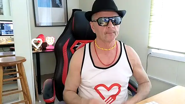 hotdadbod online show from 02-22-25, 09:37