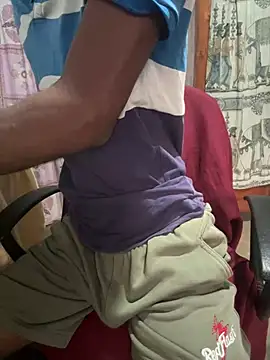 Snapshot of Inuchethi chatting on 02-18-25, 01:10 Inuchethi online show from 02-18-25, 01:10