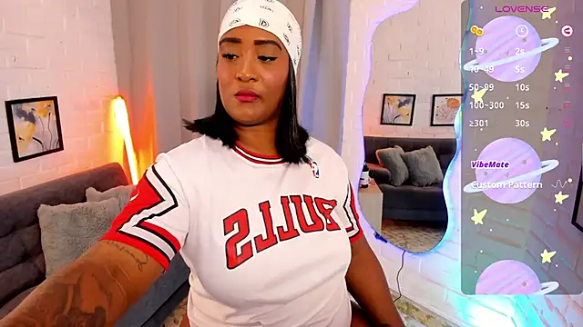 Snapshot of alison_daniels_ chatting on 09-23-25, 05:32 alison daniels online show from 09-23-25, 05:32