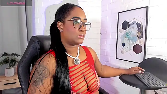 Snapshot of alison_daniels_ chatting on 11-06-25, 01:45 alison daniels online show from 11-06-25, 01:45