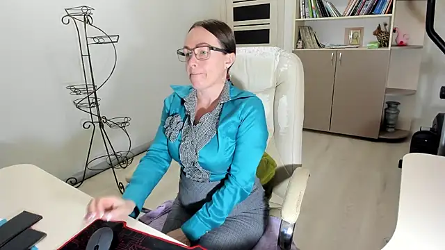 Vika73 online show from 11-14-25, 04:11