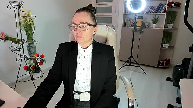 Vika73 online show from 01-15-26, 07:57