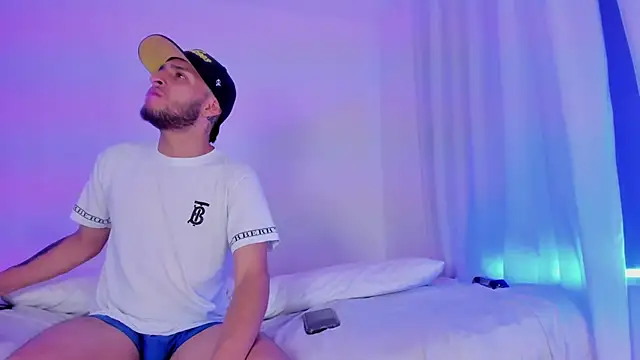  Kevin xxx online show from 09-18-25, 04:47