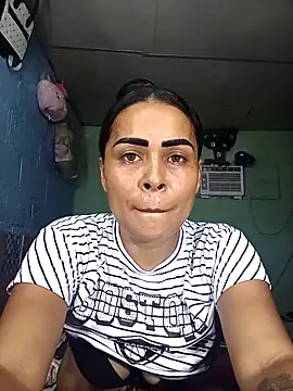 Snapshot of TuGatica_sexy chatting on 06-21-26, 11:07 TuGatica sexy online show from 06-21-26, 11:07
