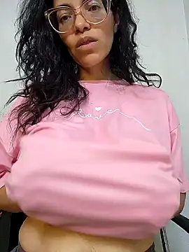 LUCI LOVE online show from 01-25-25, 11:55