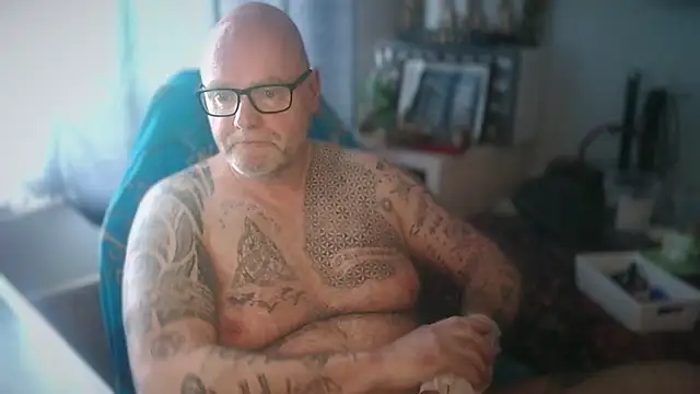 Tattooed Dilf 01 online show from 05-31-26, 08:54