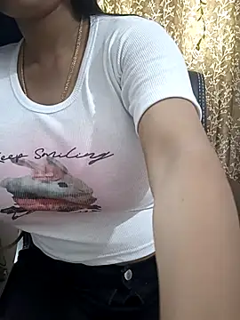 Snapshot of Moonlight-Babe chatting on 08-02-26, 08:02 Moonlight-Babe online show from 08-02-26, 08:02