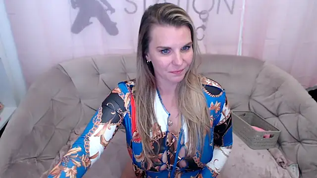 AischePervers online show from 09-11-25, 07:03