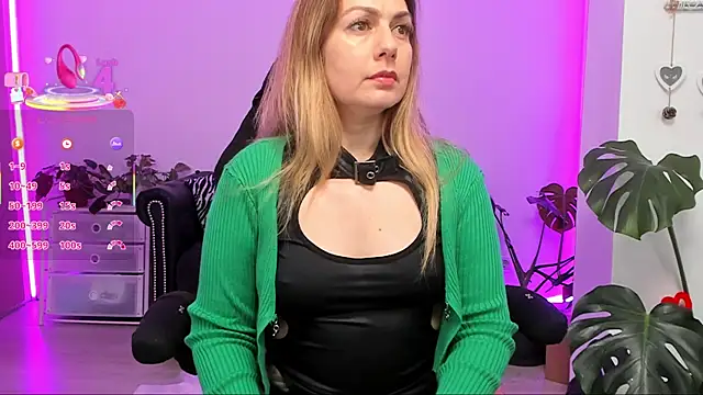 LindaWhite  online show from 03-21-25, 05:02