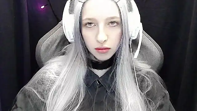 Snapshot of Akashi78 chatting on 06-26-26, 06:34 Akashi78 online show from 06-26-26, 06:34