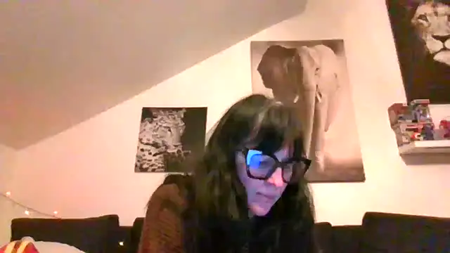 Snapshot of sexujuly88 chatting on 01-12-26, 12:05 sexujuly88 online show from 01-12-26, 12:05