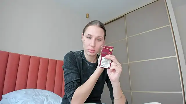 SofiClimbing online show from 02-08-25, 04:25