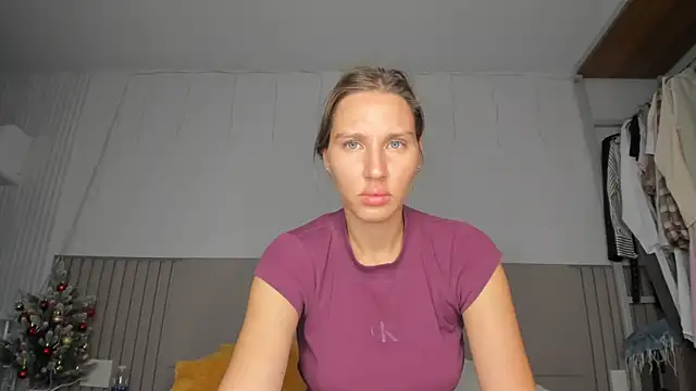 Snapshot of SofiClimbing chatting on 02-16-26, 01:24 SofiClimbing online show from 02-16-26, 01:24