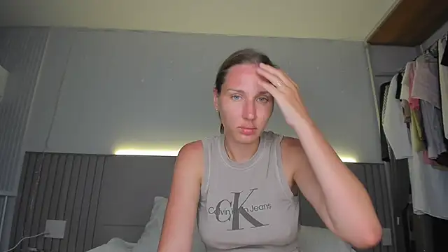 Snapshot of SofiClimbing chatting on 02-28-26, 11:00 SofiClimbing online show from 02-28-26, 11:00