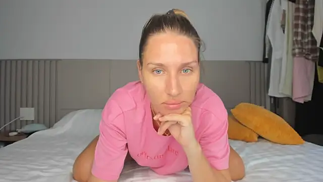 SofiClimbing online show from 03-12-26, 03:45