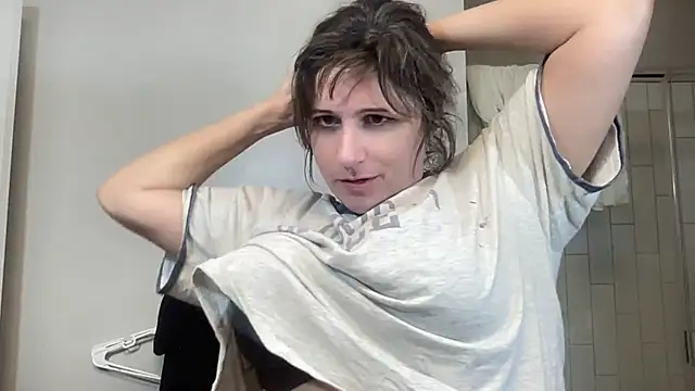 maddiliz online show from 11-17-25, 02:06