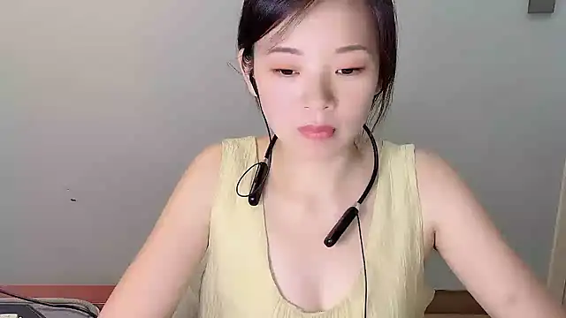 Snapshot of chaomei- chatting on 07-08-26, 09:14 chaomei- online show from 07-08-26, 09:14