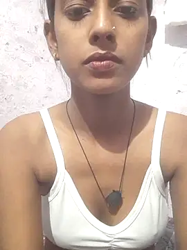 Snapshot of Saloni-Tyagi chatting on 06-22-26, 11:07 Saloni-Tyagi online show from 06-22-26, 11:07