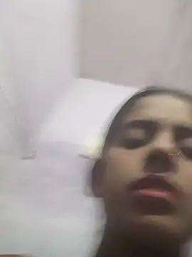 Snapshot of Saloni-Tyagi chatting on 06-26-26, 05:17 Saloni-Tyagi online show from 06-26-26, 05:17