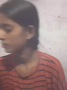 Snapshot of Saloni-Tyagi chatting on 06-28-26, 03:40 Saloni-Tyagi online show from 06-28-26, 03:40